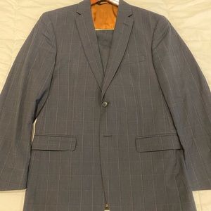 Jos. A. Bank 40R Slim Fit Suit Like New